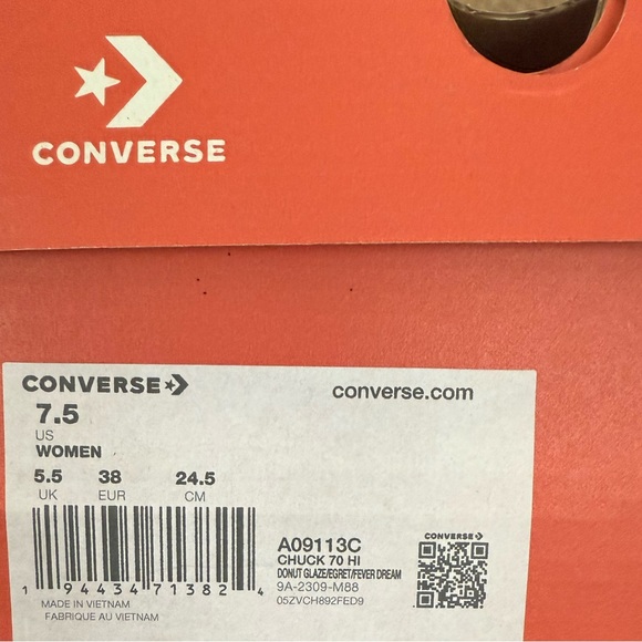 Converse Shoes - Converse chuck Pink High-Top Sneakers with Heart Details
